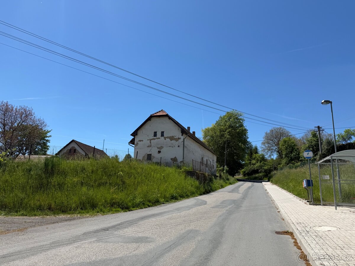 Prodej prvorepublikové vily 6+2, Karlovy Vary